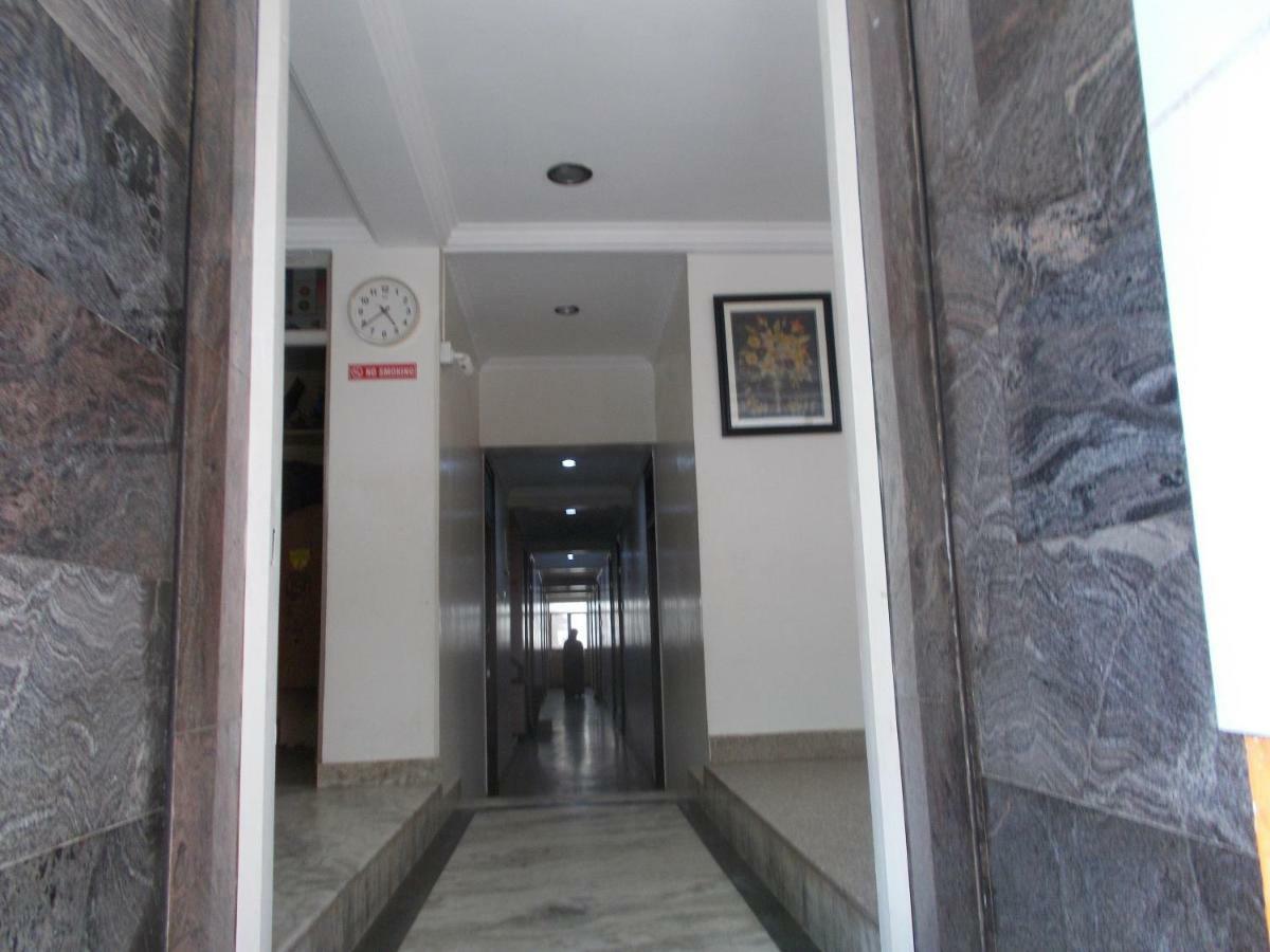 Hotel Embassy Bangalore Buitenkant foto