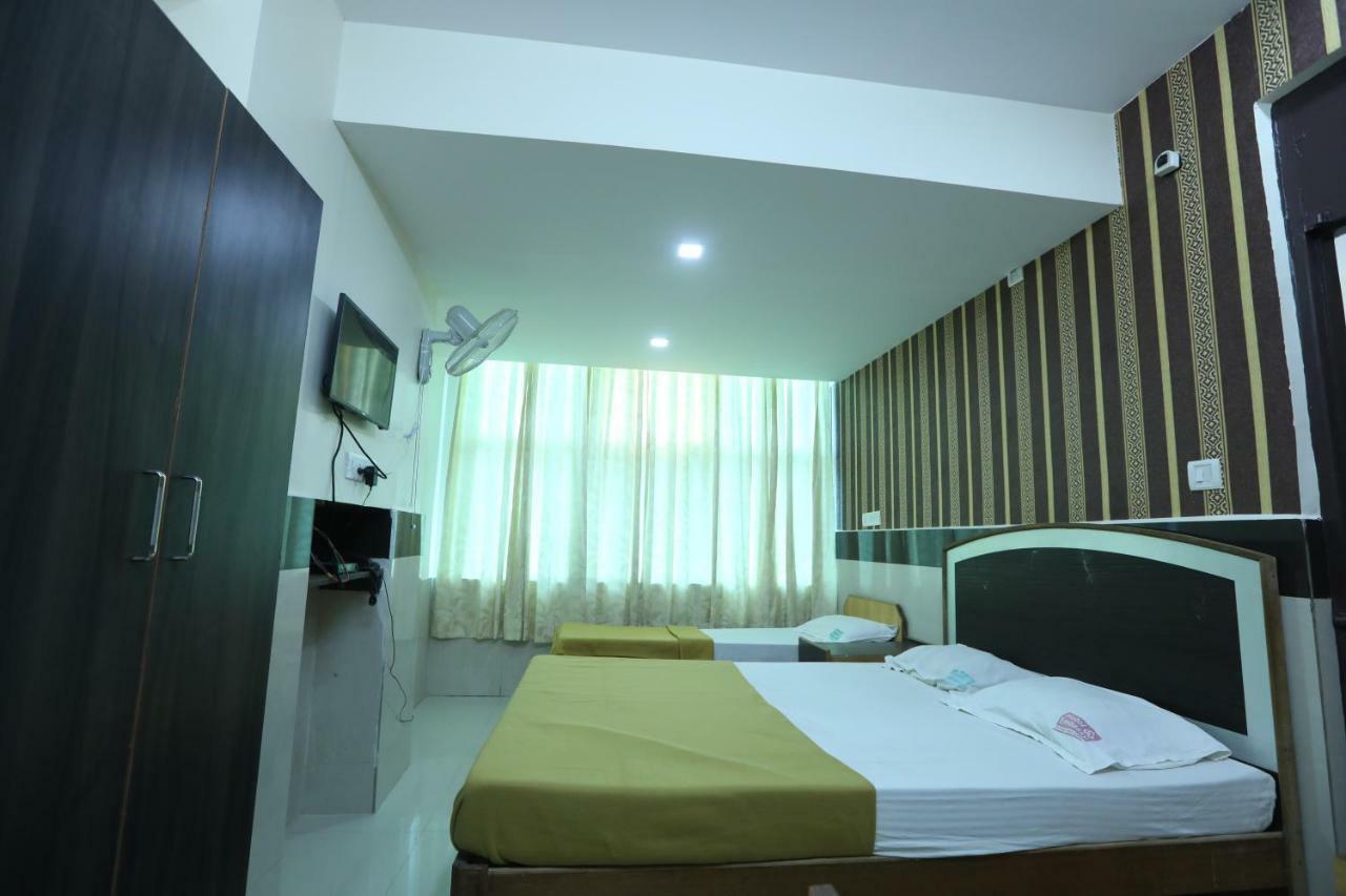 Hotel Embassy Bangalore Buitenkant foto